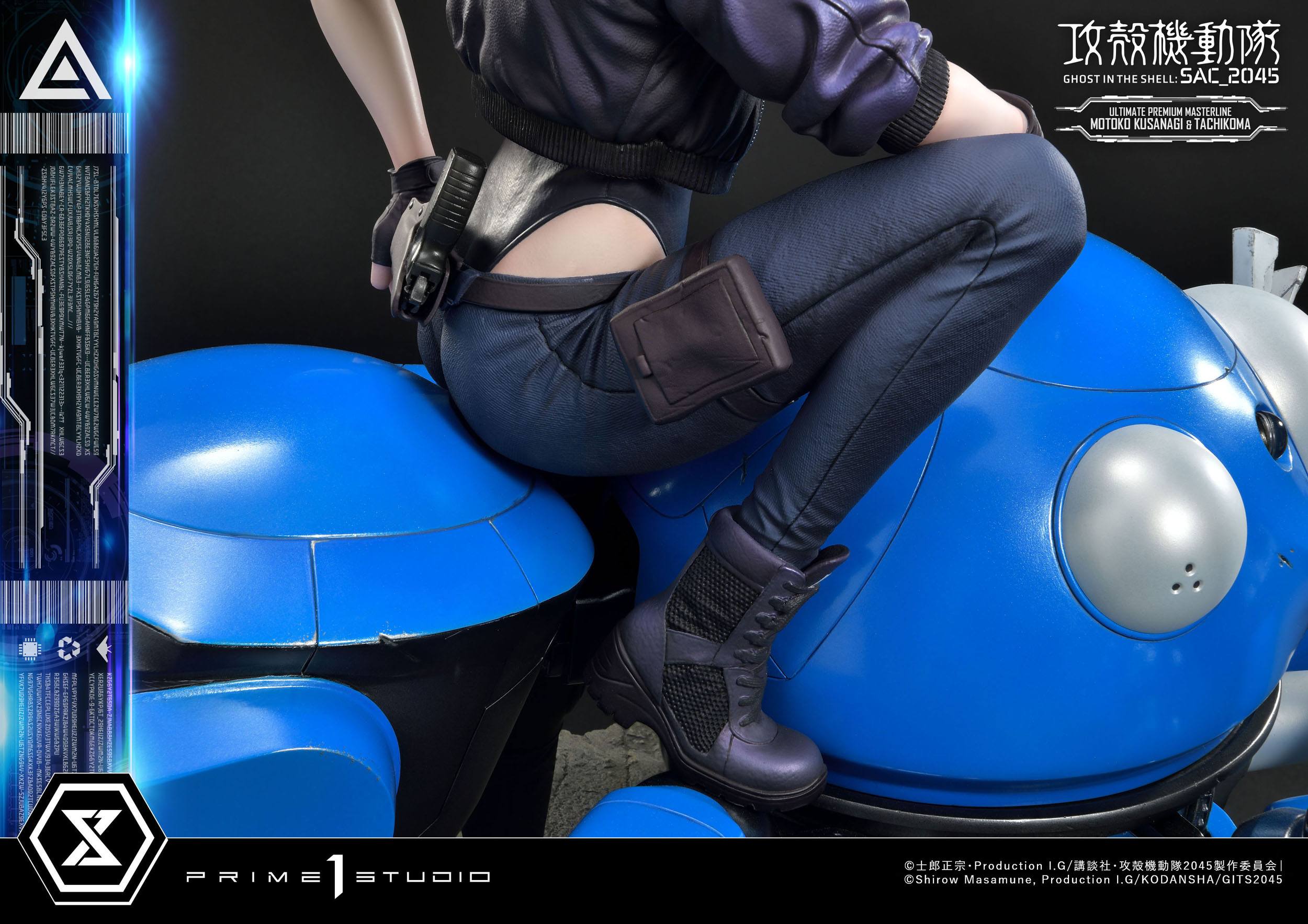 Estatua Kusanagi y Tachikoma Bonus