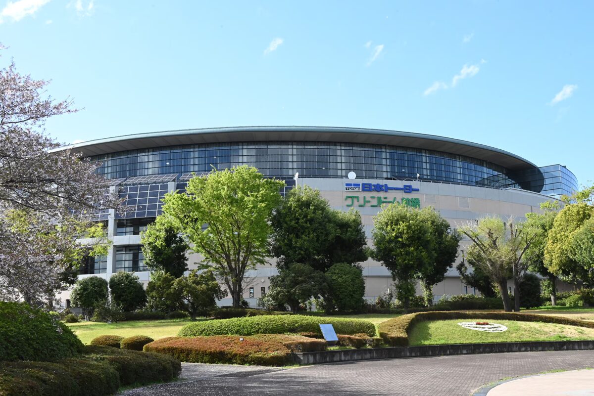 Fotografía del Green Dome Maebashi, edificio real que aparece en el anime Maebashi Witches