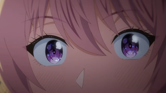 Primer plano de los ojos brillantes de Azusa Kannawa, mostrando una expresión de sorpresa y emoción durante el episodio 5 de Clumsy Senpai (Bukiyou na Senpai).