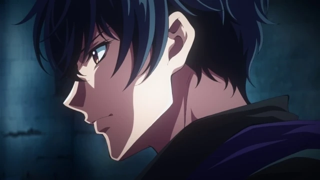 Primer plano de Akira Oda, el protagonista de 暗殺者のステータスが勇者よりも強い件, mostrando una expresión decidida en una escena del episodio 2, donde se adentra en el laberinto en busca de respuestas y fortaleza.