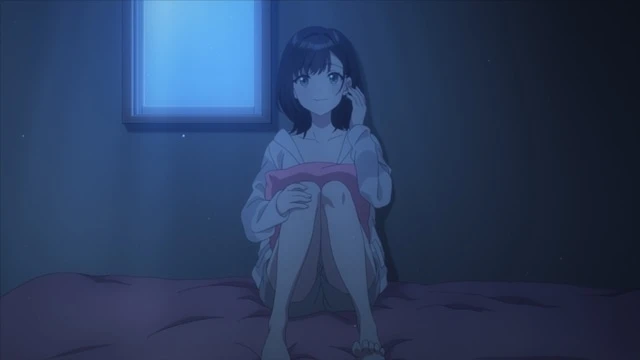 Una joven, iluminada por la luz de la luna, habla por teléfono en un momento íntimo que revela emociones profundas.