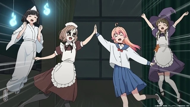 Nico y sus amigas celebran en el 'Haunted Cafe' disfrazadas de fantasma, sirvienta y bruja, en una escena del episodio 25 del anime 『Witchwatch』.