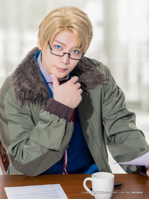 América interpretado por Ryuko Isogai