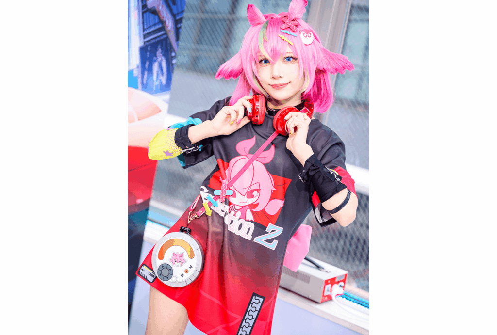 NTE Neverness to Everness: cosplay de Hania en la campaña de Akihabara