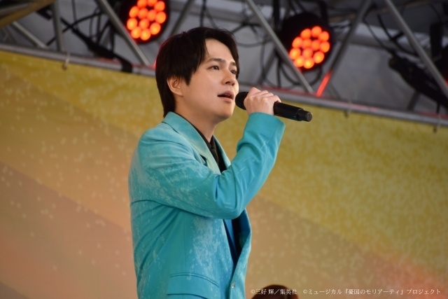 Ryo Hirano interpretando a Sherlock Holmes