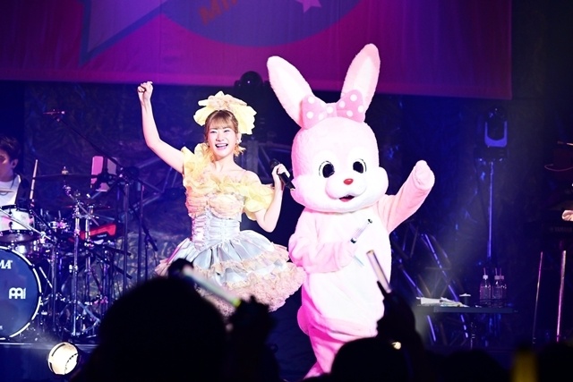 Usami en el concierto de Miho Okasaki